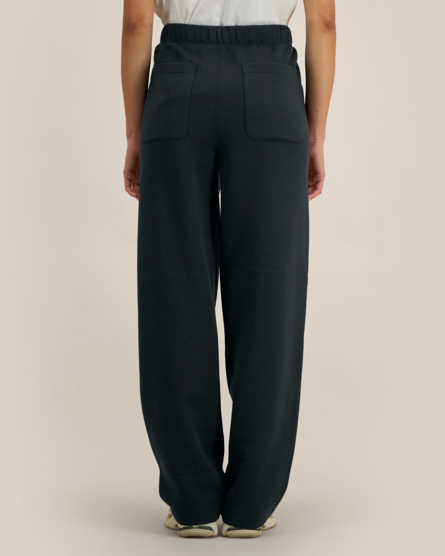 Black - C002