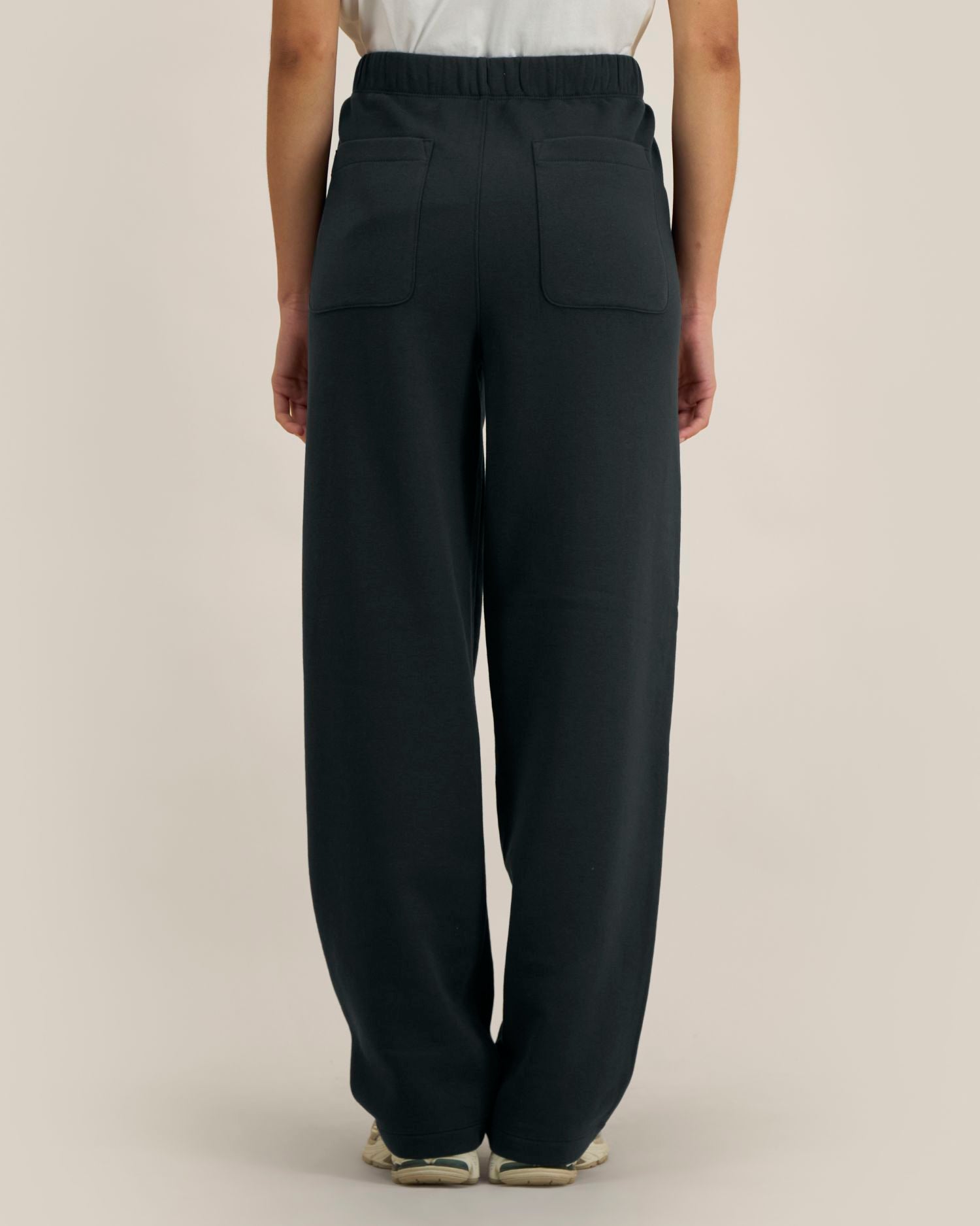 Black - C002