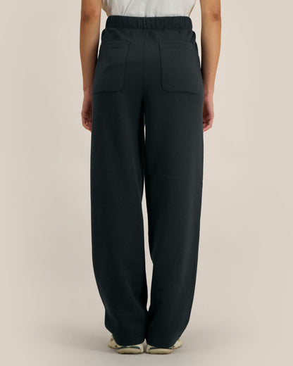 Black - C002