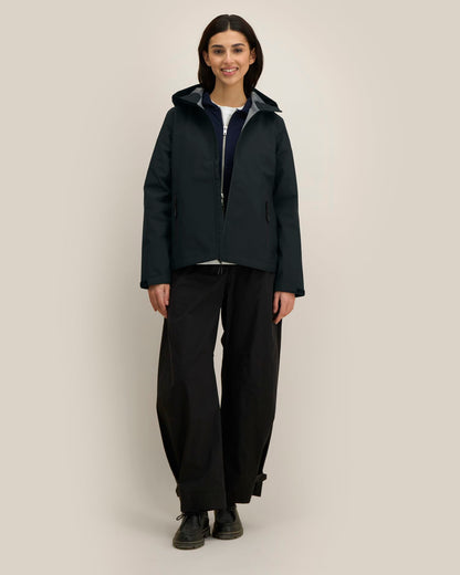 Black - C002