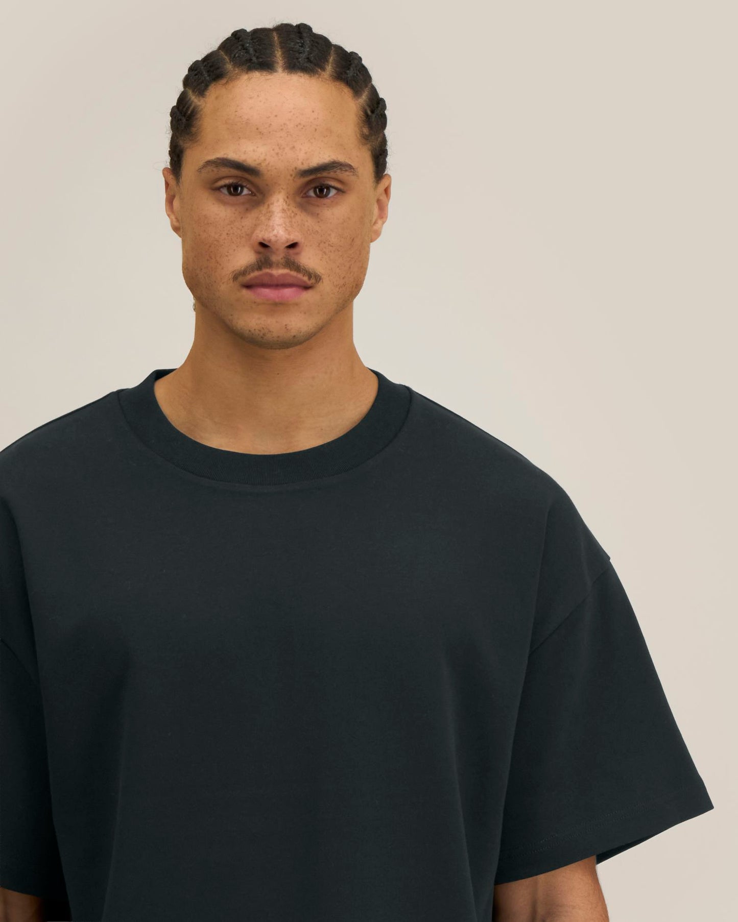Black - C002