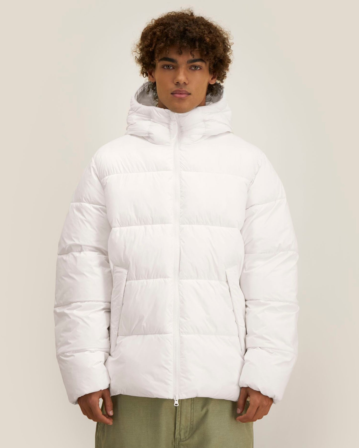 Off White - C018