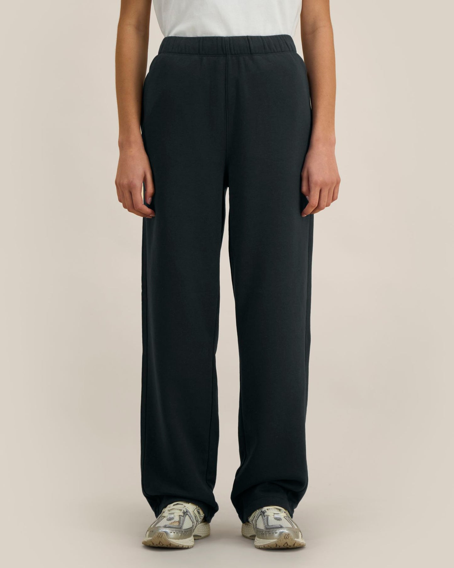 Black - C002