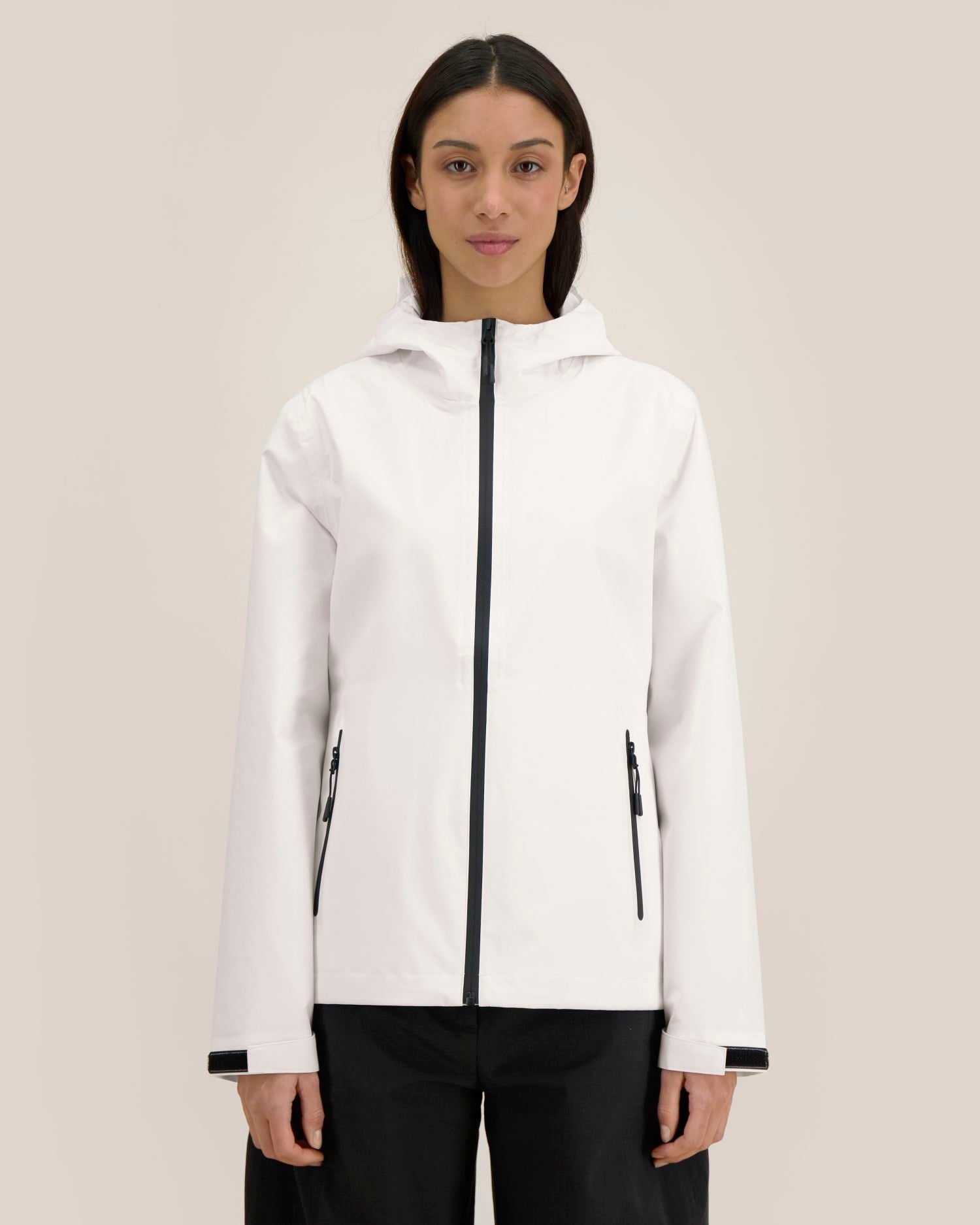 Off White - C018